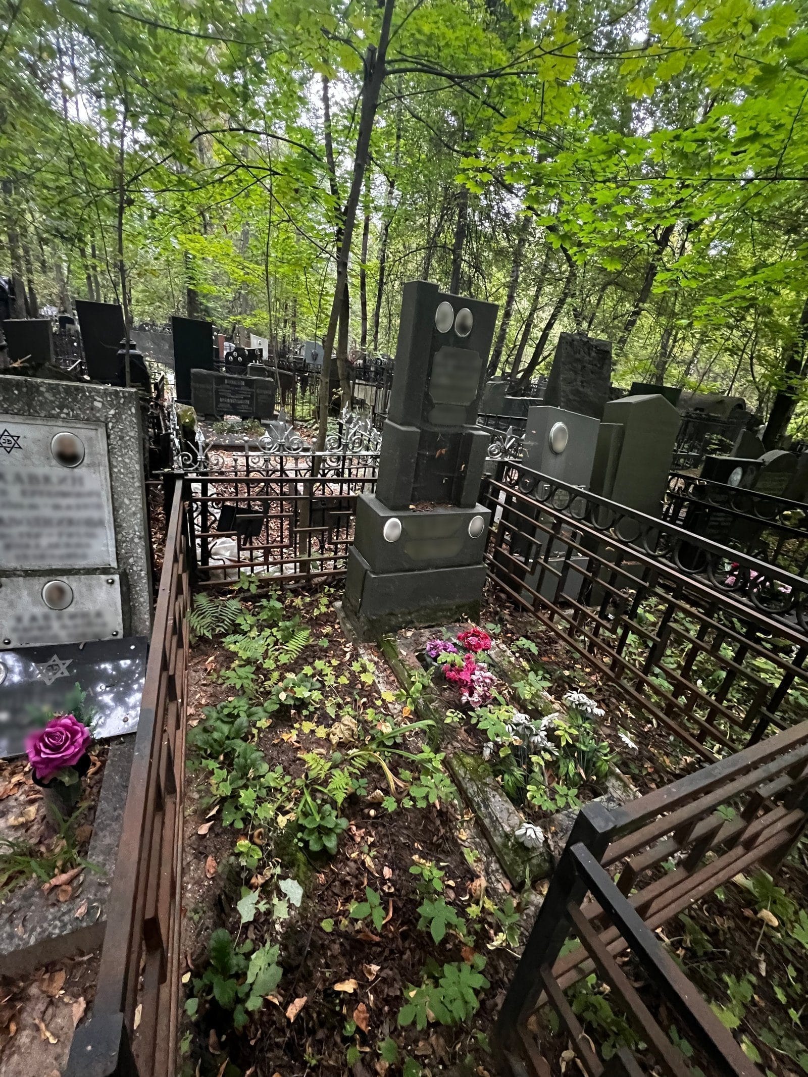 Комплексная уборка и благоустройство могилы — до